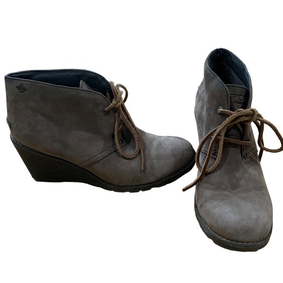 𝅺SPERRY SUEDE WEDGE CHUKKA BOOTIE - Taupe color - Picture 6 of 11